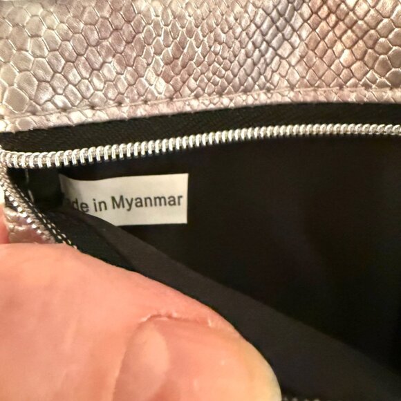 Ipsy Snakeskin Zip Change Purse Small Pouch Credit Card Holder Silver Chain Clip - Picture 7 of 8